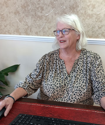 Lesley Alison